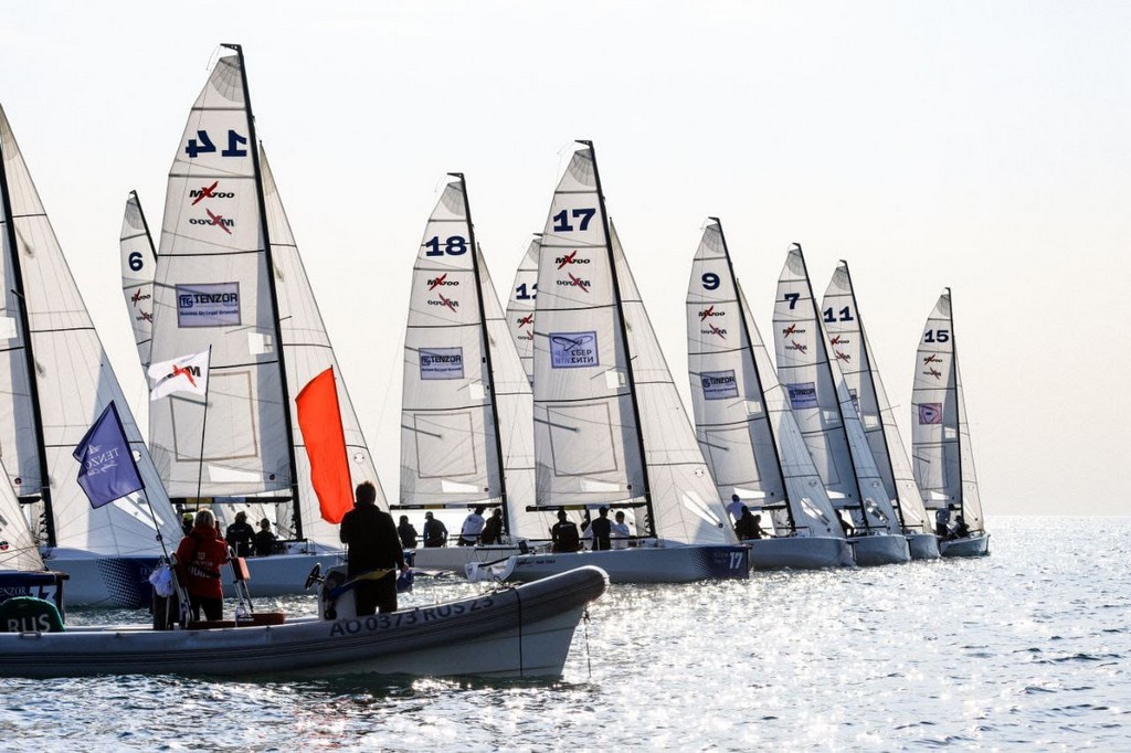 Старт гранд-финала в Сочи: более 70 яхтсменов начали борьбу в финале летней серии Tenzor Elite Cup 2025