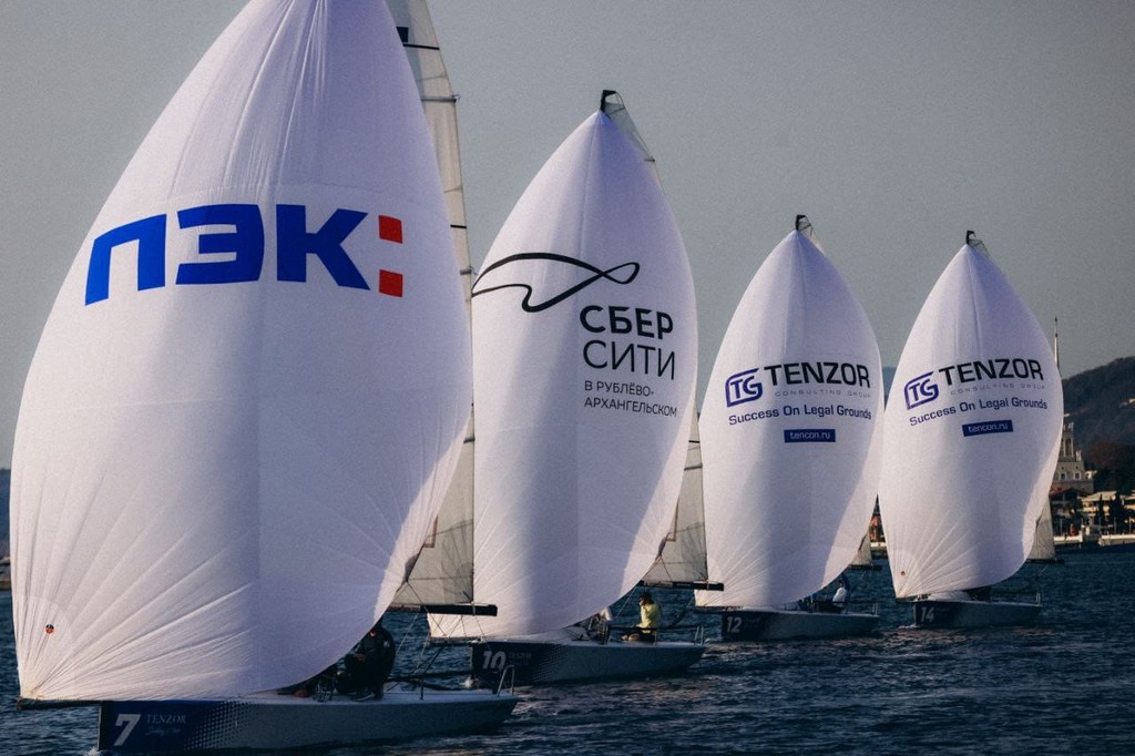 Старт гранд-финала в Сочи: более 70 яхтсменов начали борьбу в финале летней серии Tenzor Elite Cup 2025