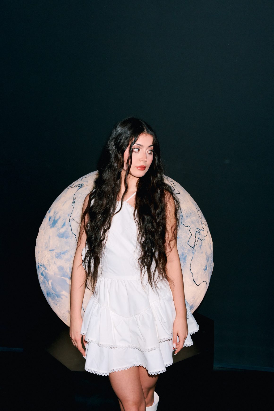 Звездный вернисаж JONY: Егор Крид, Яна Рудковская, Игорь Крутой и другие на закрытом показе выставки «РЯДОМ»