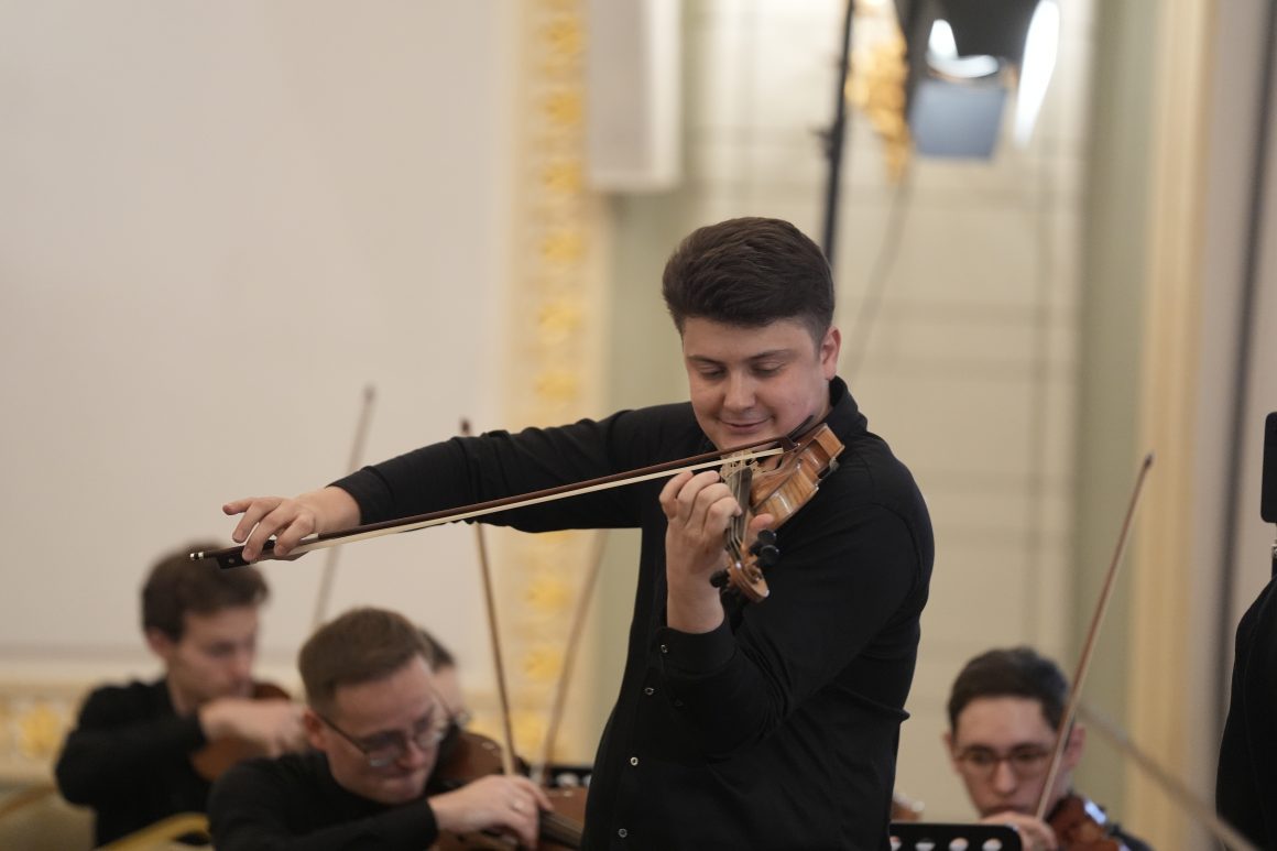 Благотворительный фестиваль «Звезда Рождества» выходит в регионы, объединяя искусство и добрые дела