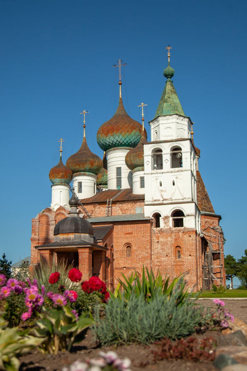 Авраамиев Богоявленский монастырь: Крепость Веры на Берегах Неро
