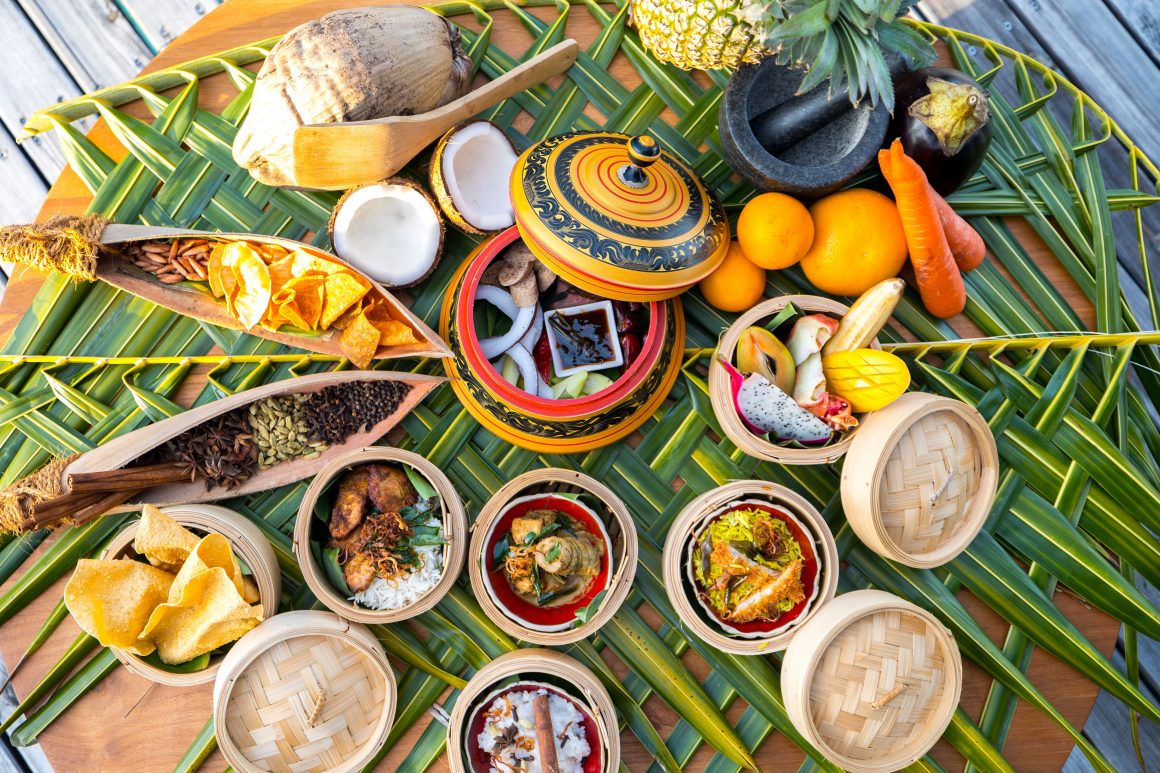 Праздничный сезон в The Standard Maldives: ретро-гламур и отдых без правил