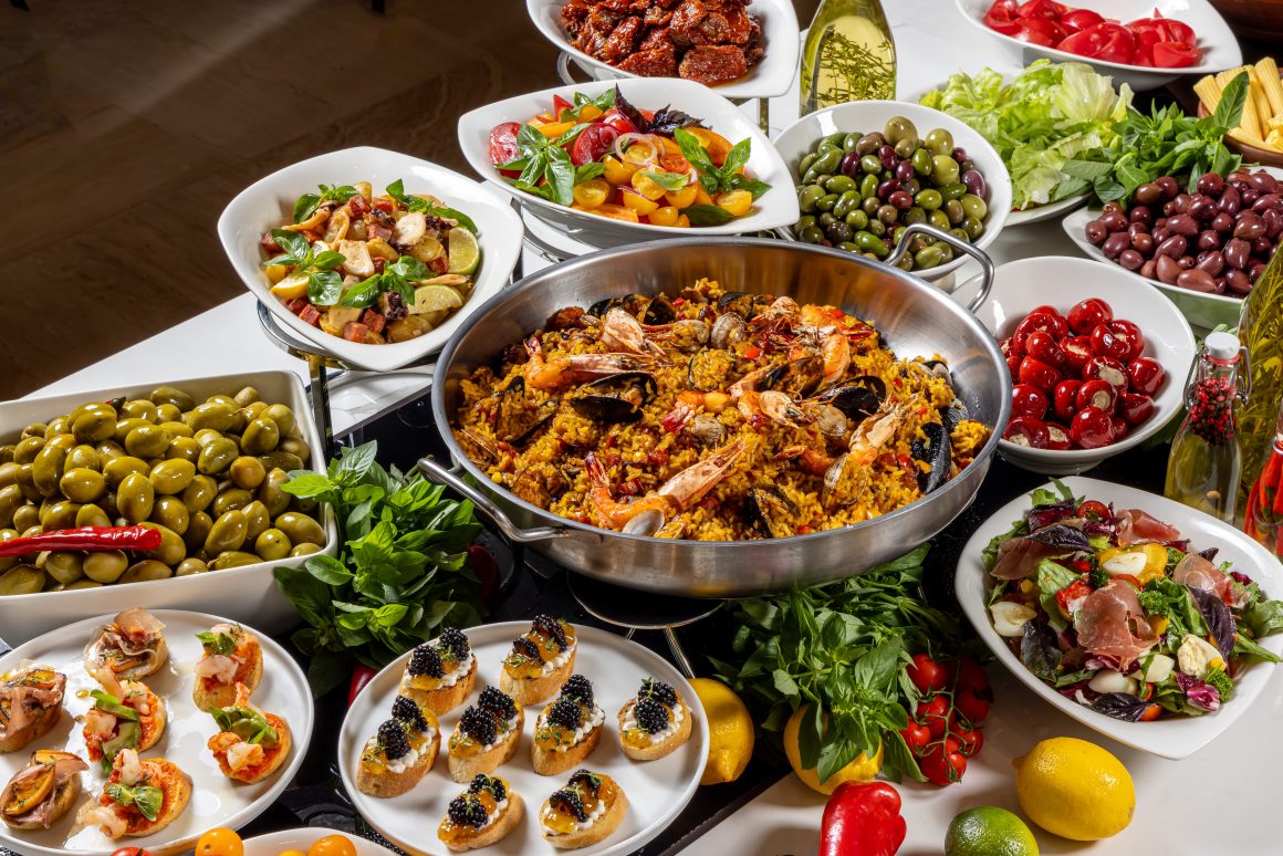 Татьянин день в Сириусе отметят воскресным бранчем с устрицами, вином и творчеством