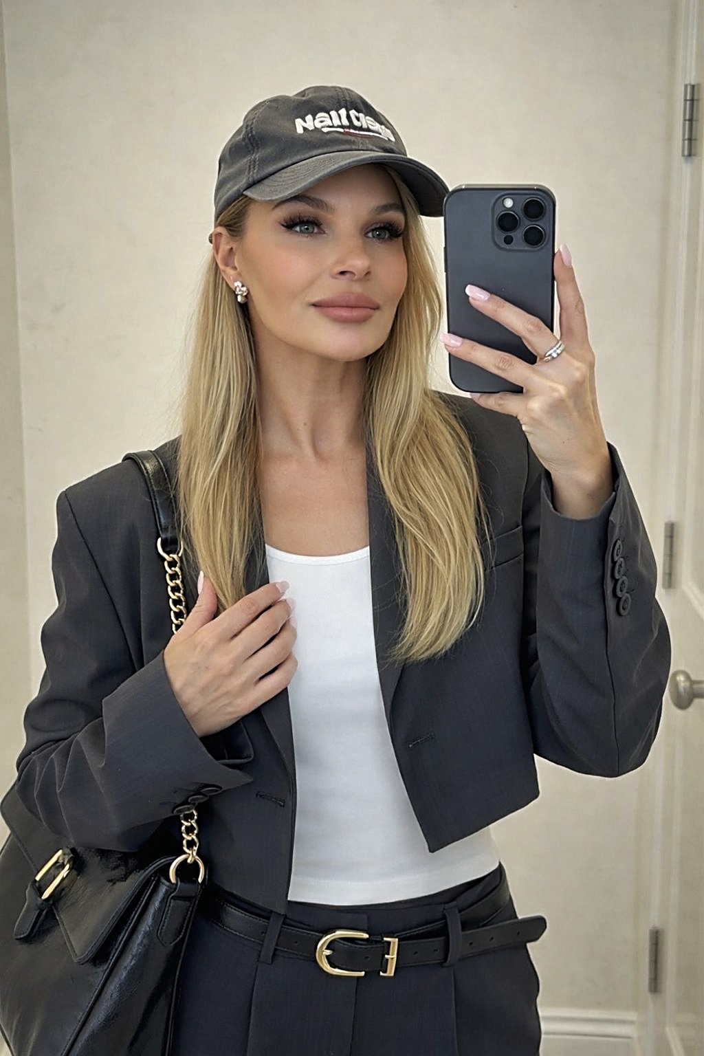 Любовь Мойсейчик:  «Человеку нужен человек - это суть человеческой природы..»