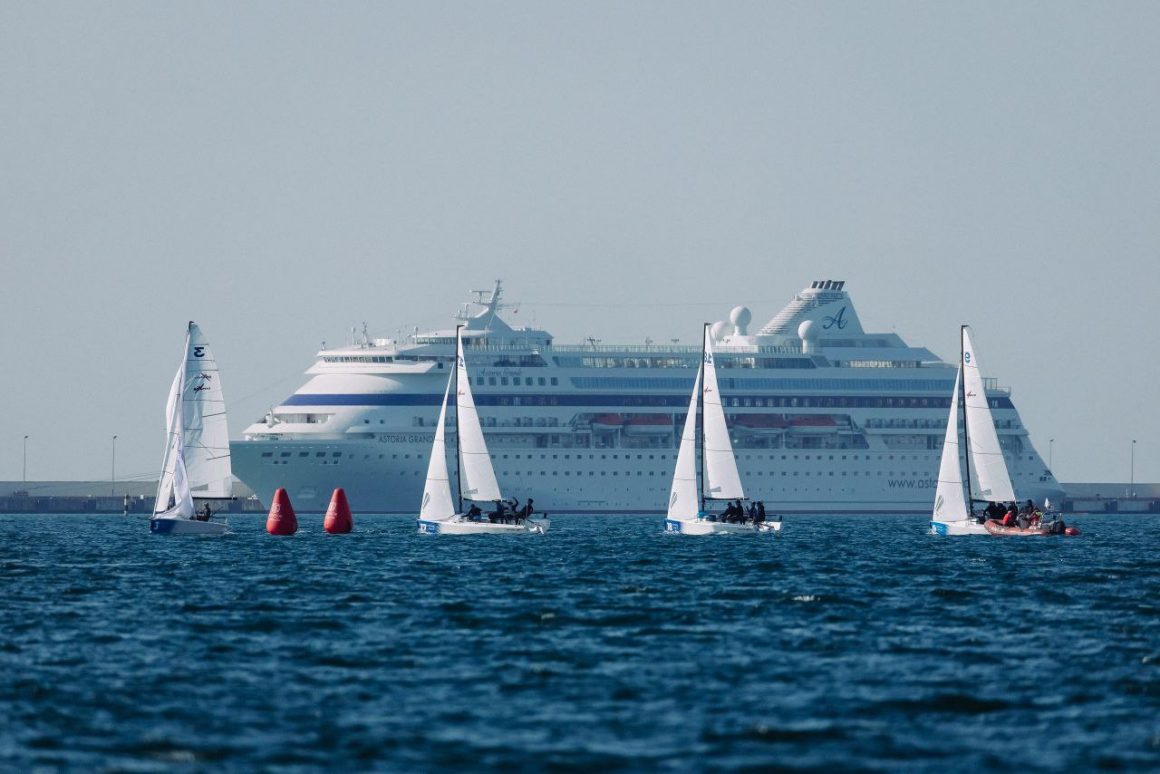 Драма на финише и неожиданный триумф: в Сочи завершился четвертый этап масштабной парусной серии Кубка ЮФО