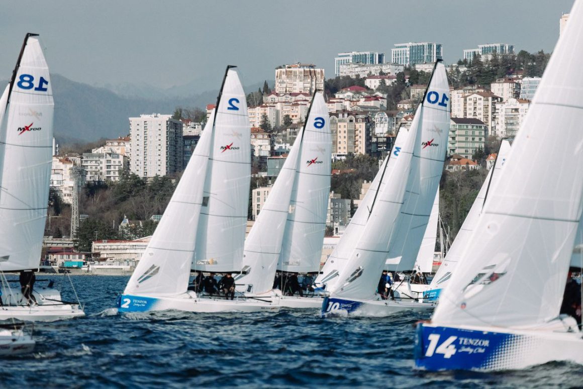Драма на финише и неожиданный триумф: в Сочи завершился четвертый этап масштабной парусной серии Кубка ЮФО