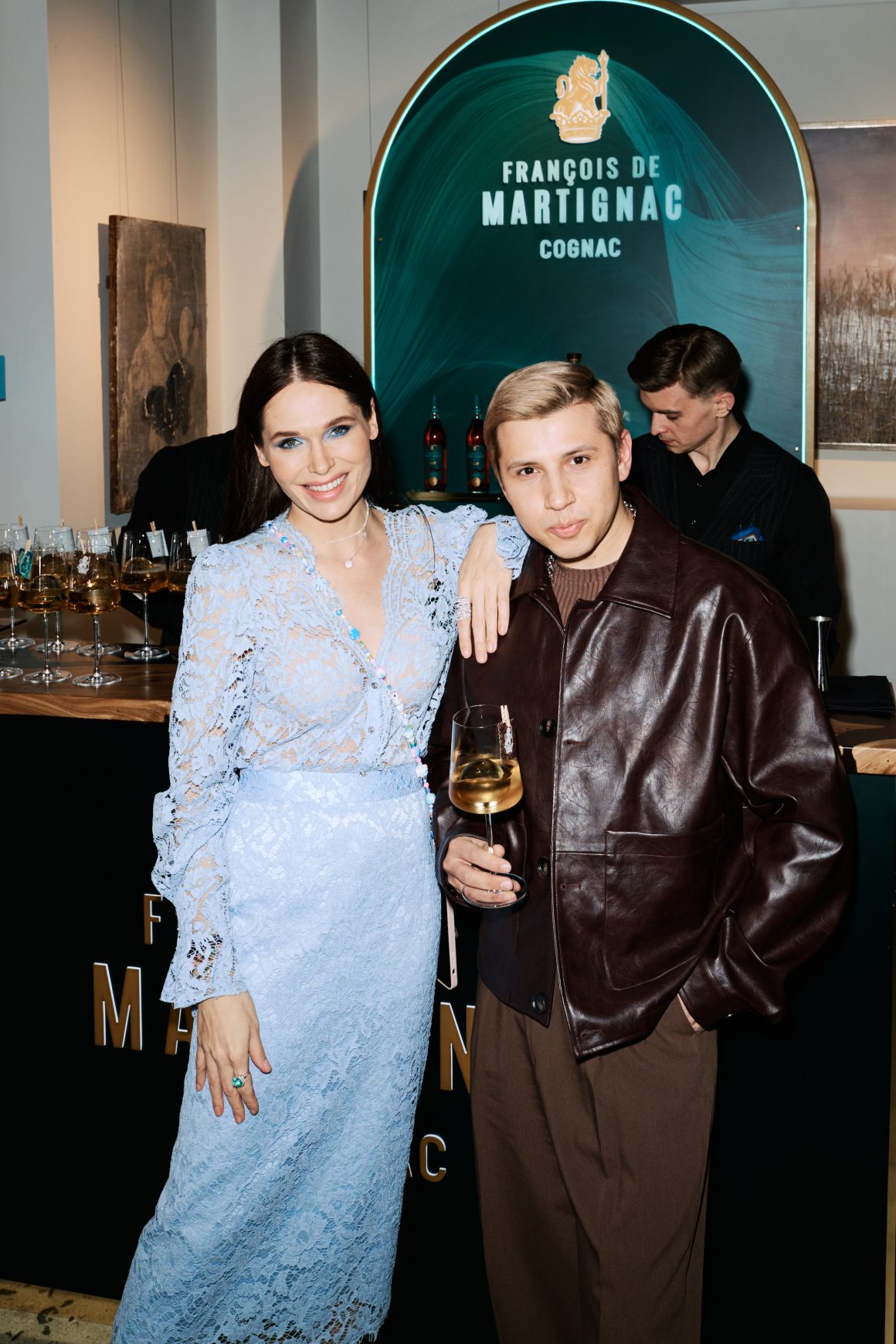 ASKERI GALLERY 10 лет! Персональные выставки Анны Сладковой, Ксении Сандеско и Павла Полянского «Почерк пера»