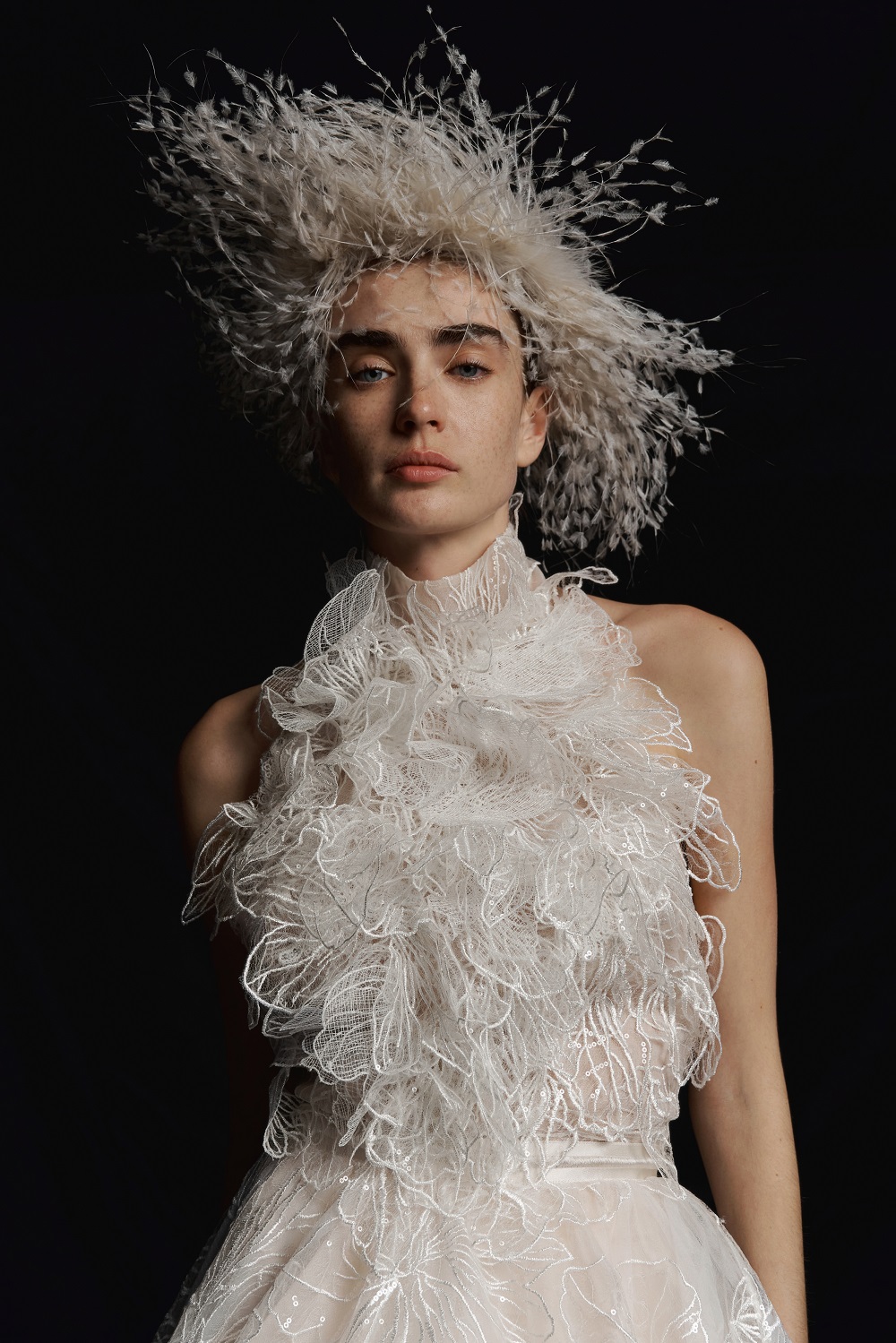 Свет держит силуэт: новая коллекция Valentin Yudashkin Bridal