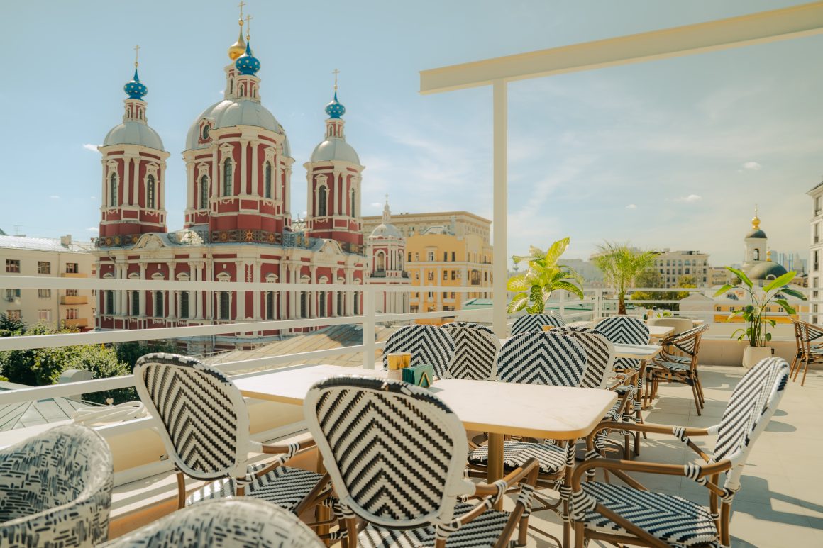 RIZZ расширяет террасу на крыше: теперь панорама почти на 360 градусов